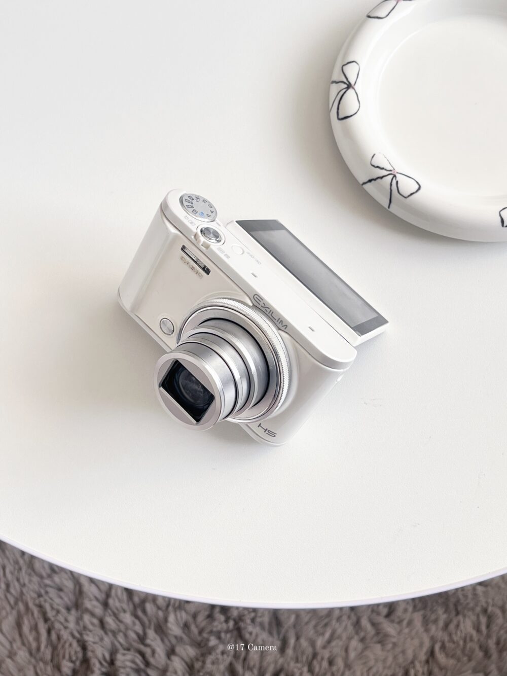 [人氣NO.1翻轉螢幕相機] Casio zr系列