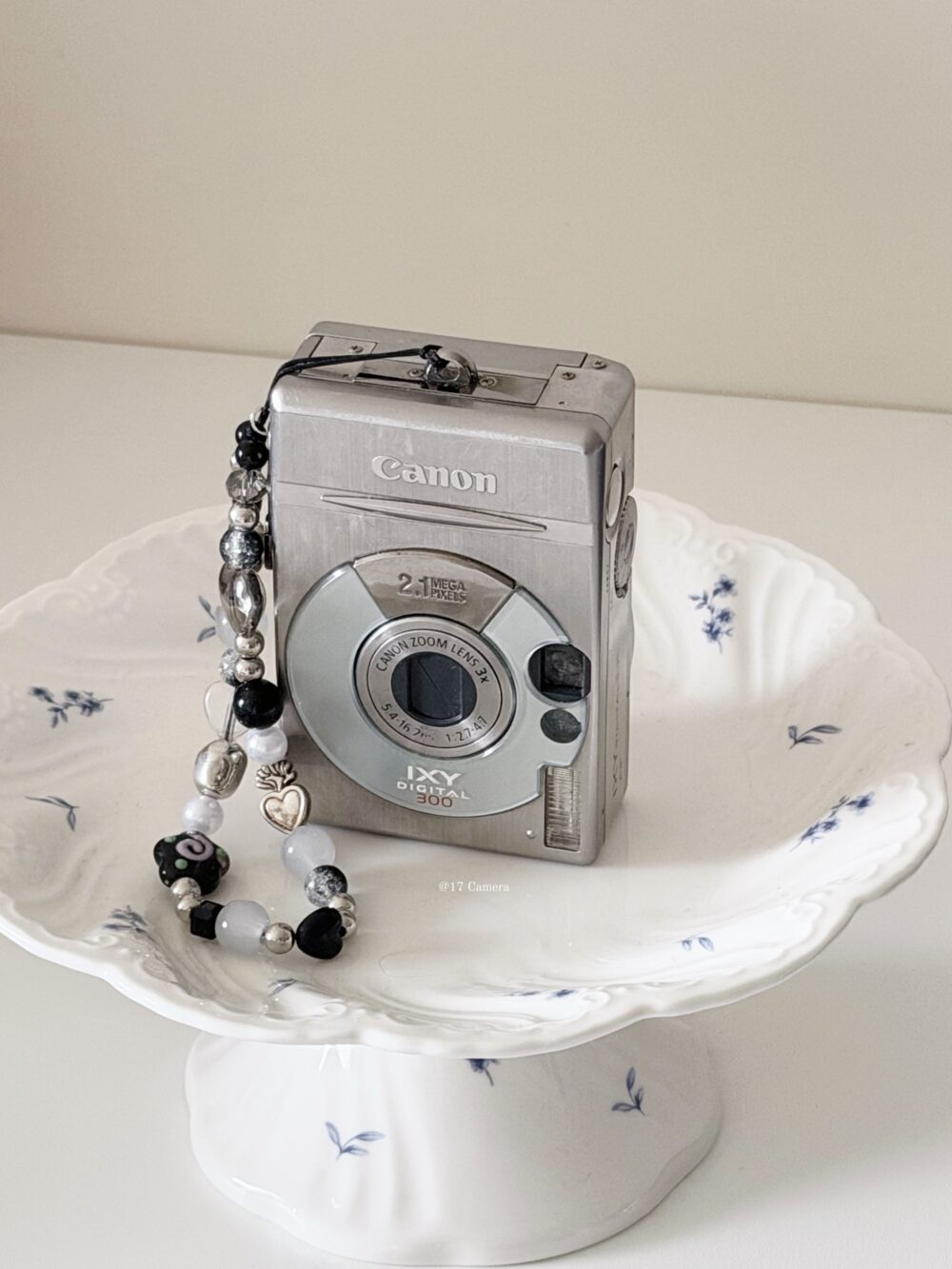 Canon IXY300